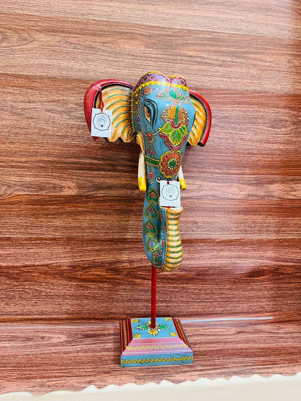 Handpainted wooden elephant face with a detachable stand - d2